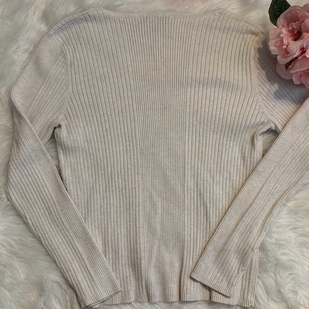 Ivory Color Sweater (size XL) - Picture 4 of 7